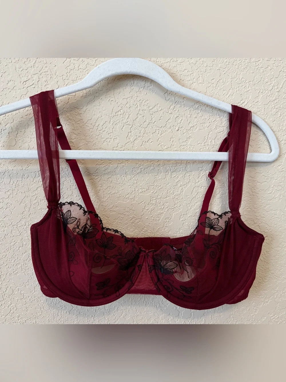 Adore Me Red and Black Sofia Contour Bra, Size Small 32DD